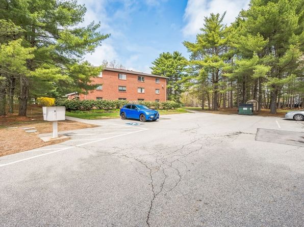 8 Longmeadow Dr APT 14, Rowley, MA 01969