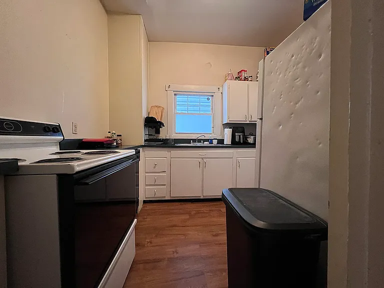 381 Forest Ave #B — Photo 14