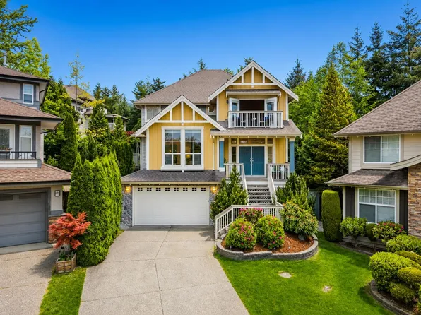 36 Maple Ct, Coquitlam, BC V3H 5M8