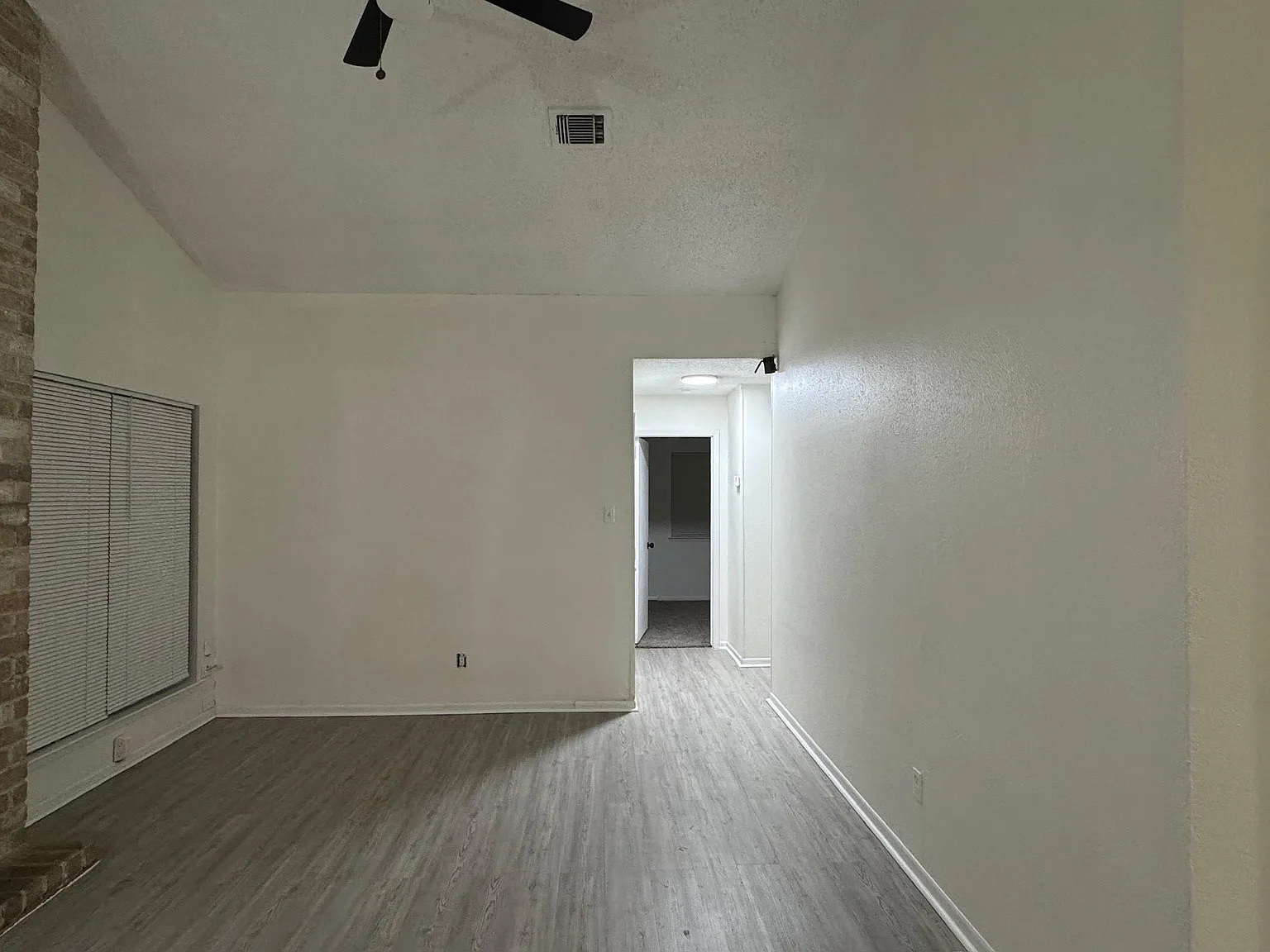 3 bed, 2.0 bath, 1123 sqft, $1,850 — Photo 4