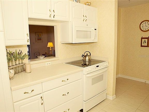 2nd image of 3730 Cadbury Cir APT 611