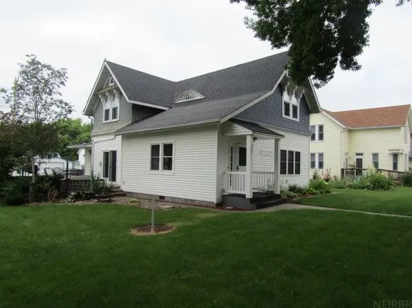 722 S River Park Dr, Guttenberg, IA 52052