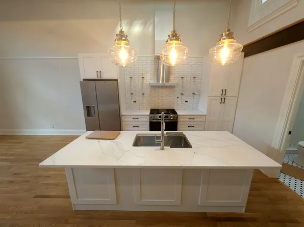 Acacia Loft Apartments, 415 N Main St #10759f86f, Glen Ellyn, IL 60137