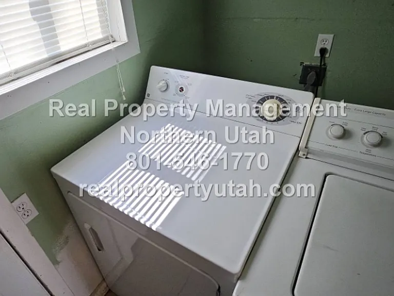 963 Rushton St — Photo 13