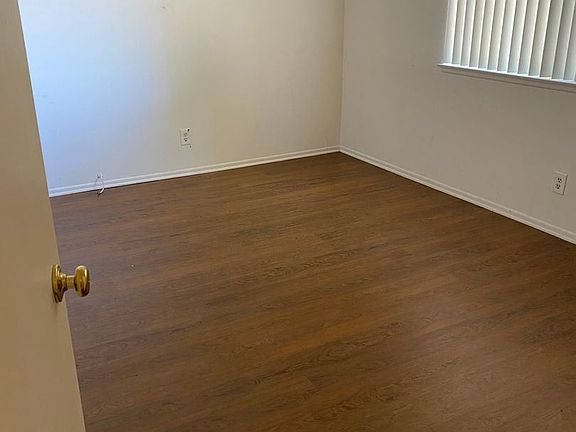 5th image of 2680 N Anchor Ave