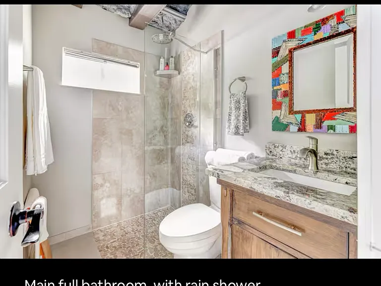 304 Granada Dr — Photo 4