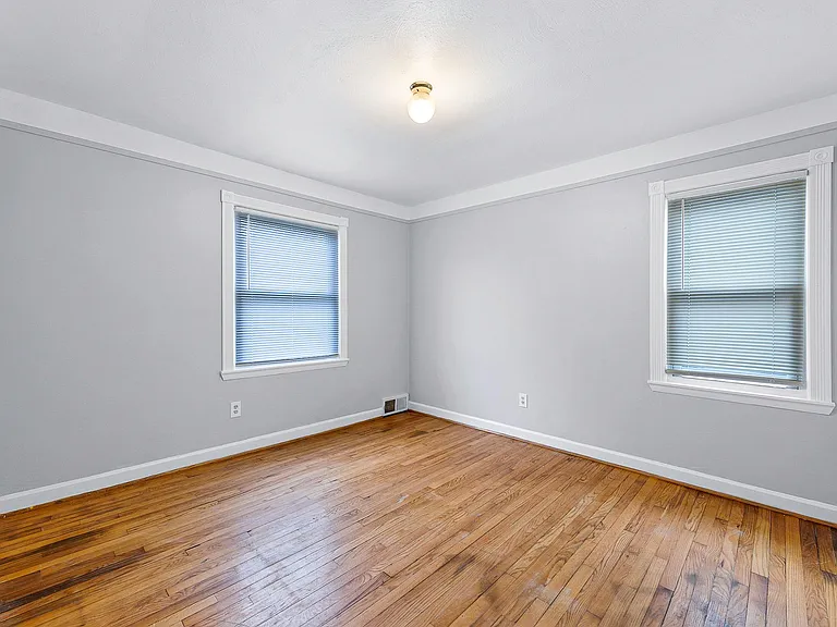 15860 Lexington St — Photo 16