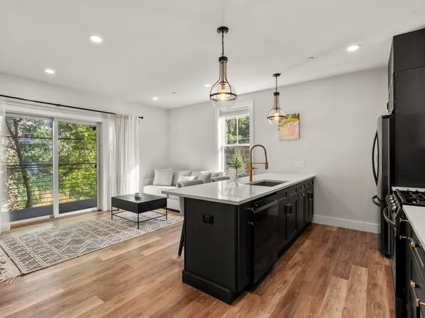 19 W Tremlett St #4, Dorchester, MA 02124