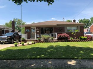 8701 Arnold St, Dearborn Heights, MI 48127