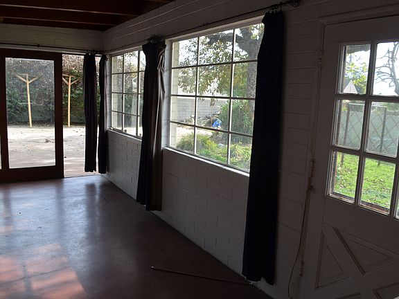 4th image of 1434 Graynold Ave
