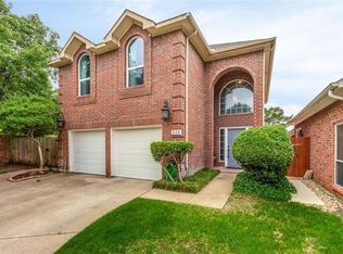 327 Arbor Ct, Euless, TX 76039