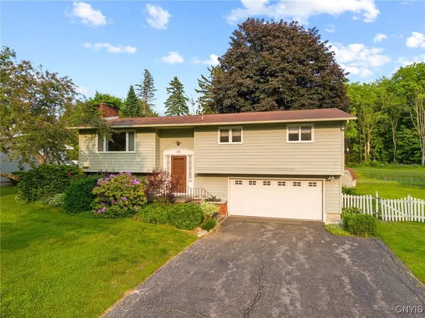 112 Elmcrest Cir, Liverpool, NY 13090