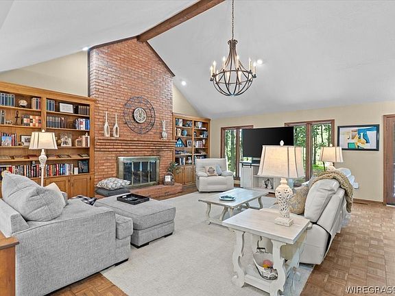 3rd image of 1568 Seminole Cir