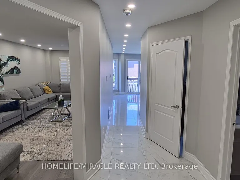 7123 Spyglass Cres — Photo 29
