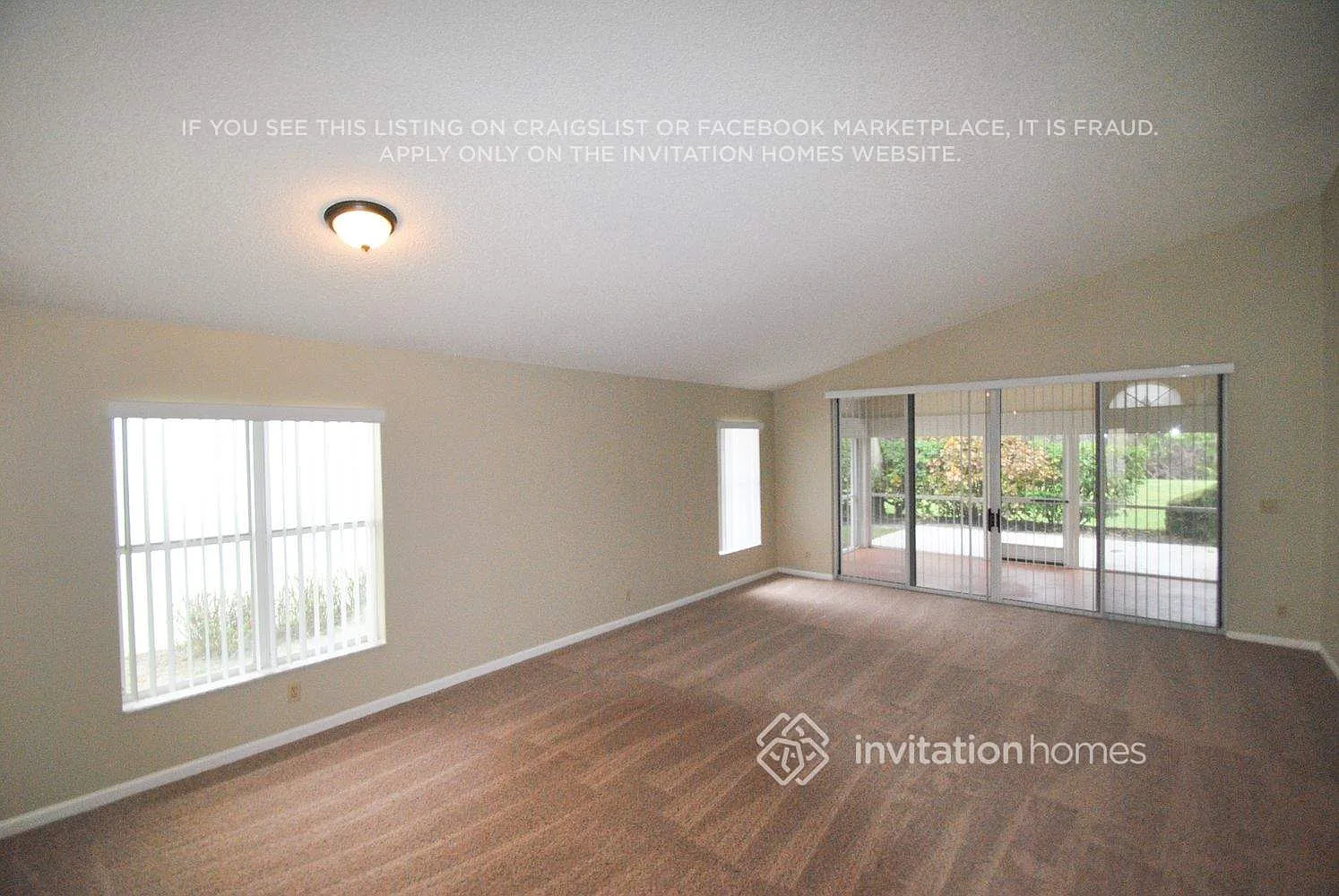 670 W Clearbrook Cir Delray Beach, FL 33445 — Photo 2