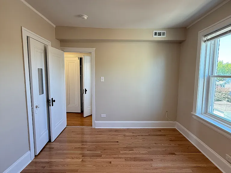4419 N Whipple St #3W — Photo 8