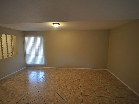 2nd image of 809 E Glade Ave