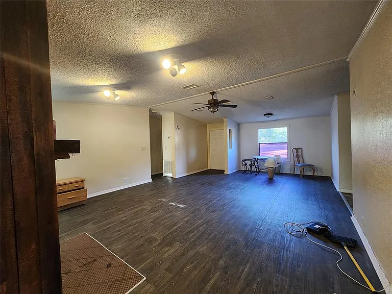 2608-20 Mile Level Rd — Photo 6