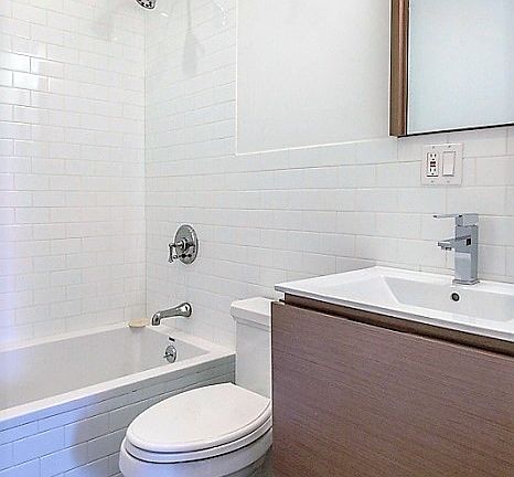 3rd image of 806 Dean St #6