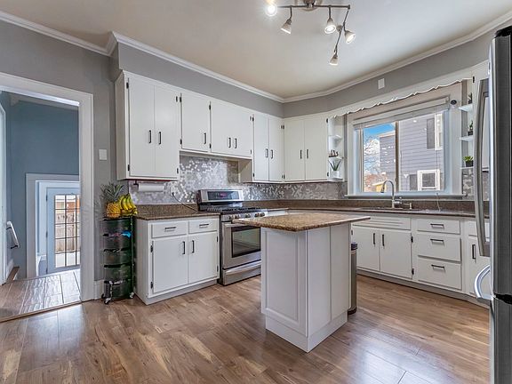 5th image of 483 Barrett St