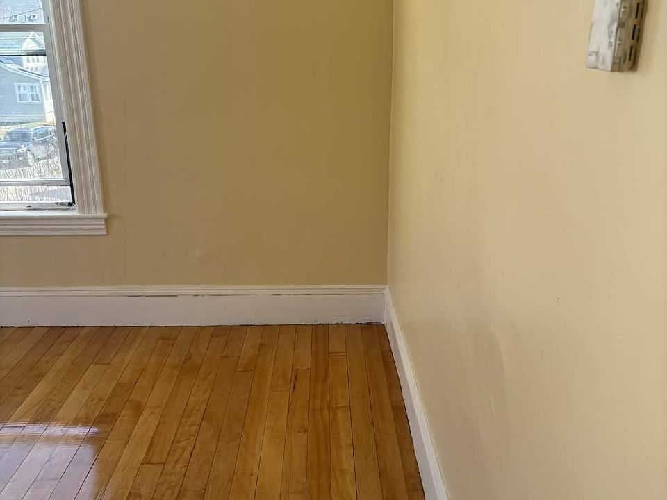 1st image of 152 Menlo St #2