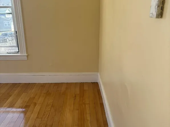 152 Menlo St #2, Brockton, MA 02301