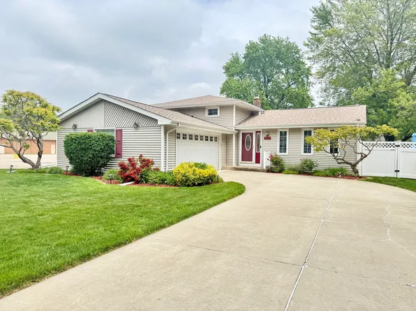 9125 Southmoor Ave, Highland, IN 46322