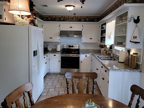 4th image of 2109 Creekview Bnd