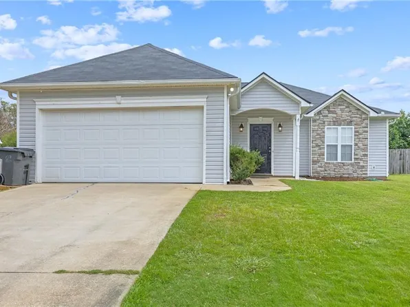 3023 Dotti Dr, Phenix City, AL 36870
