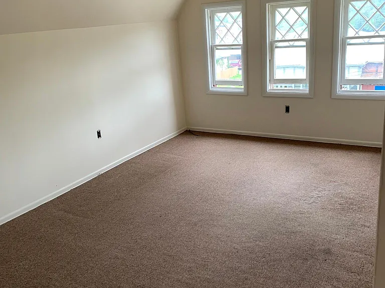 430 Ross Ave #3 — Photo 4