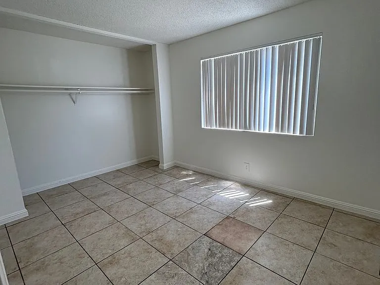 3821 Hazelwood St — Photo 5
