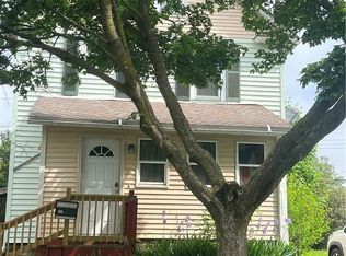 256 Roycroft Dr, Rochester, NY 14621