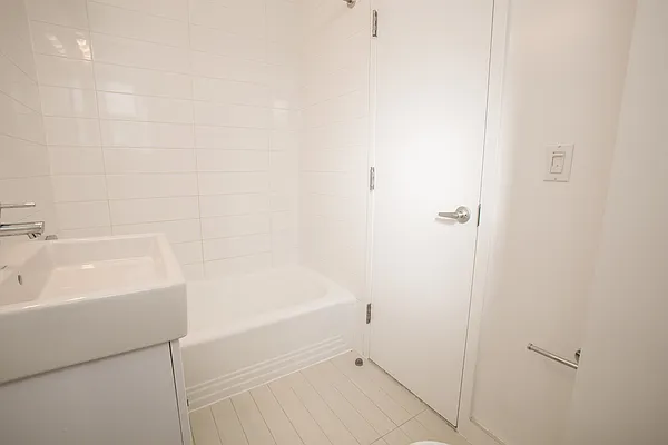 Rented by Stonehenge NYC LLC | media 226