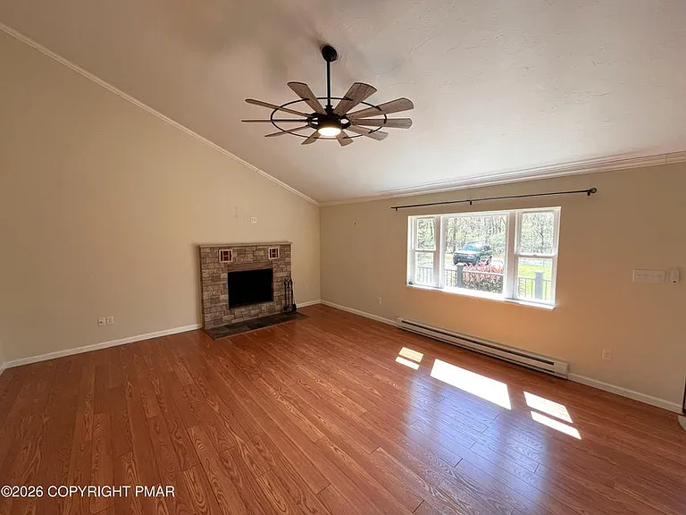 31 Hemlock Dr — Photo 6