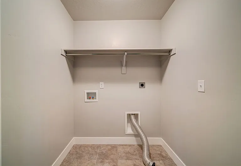 629 N Fall Creek Dr #OVER GARAGE — Photo 10