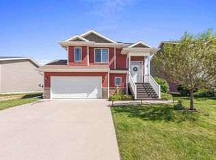 2448 Indigo Dr, Iowa City, IA 52240