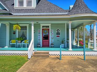 110 Market St, Hemphill, TX 75948