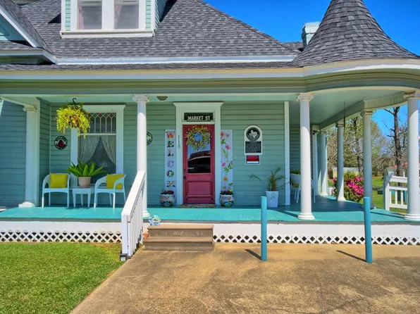110 Market St, Hemphill, TX 75948