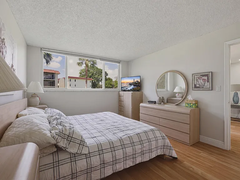 371 S Hollybrook Dr #106 — Photo 13