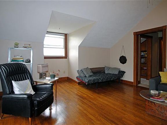 4th image of 3710 Creighton Pl Unit 6