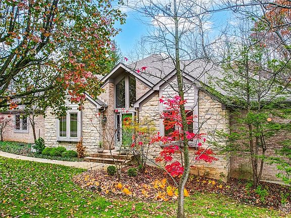 2nd image of 6769 Vienna Woods Trl