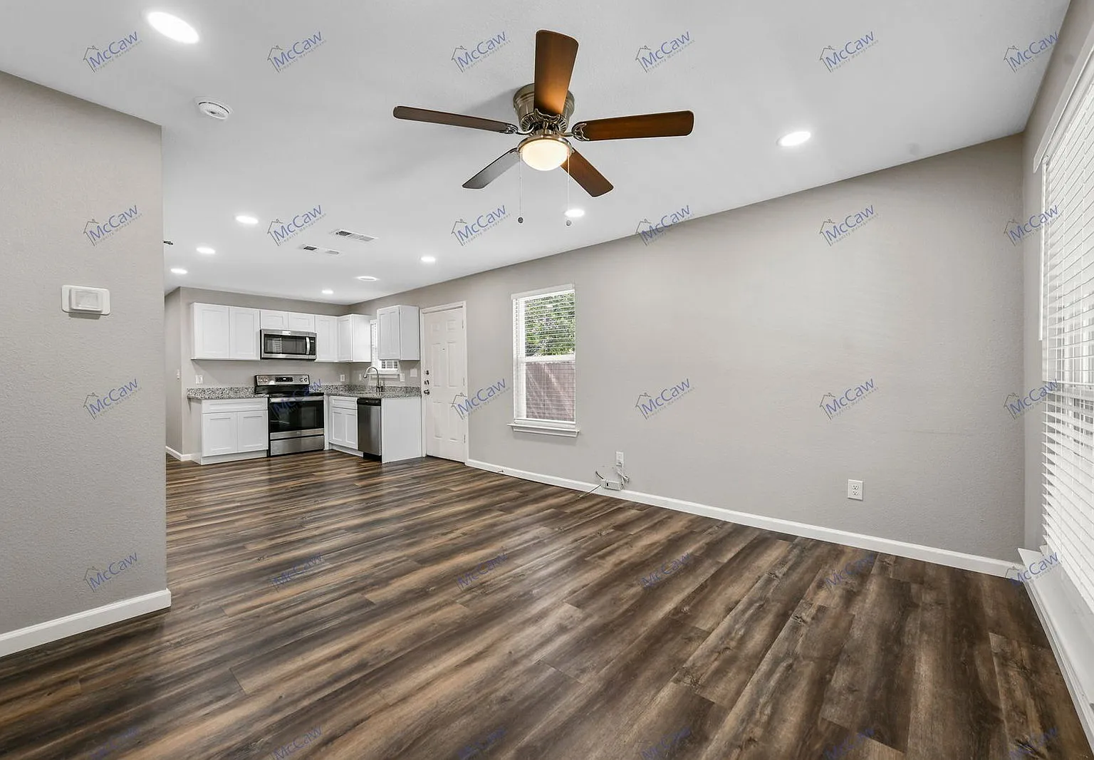 1 bed, 1.0 bath, 750 sqft, $1,200 — Photo 2