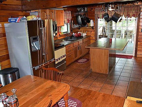 3rd image of 108 Log Cabin Ln