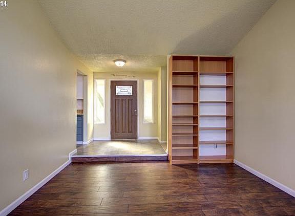 3rd image of 2401 SE Willow Dr