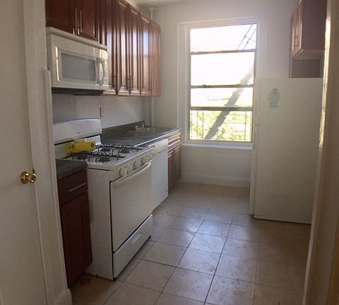 2nd image of 427 Fort Washington Ave APT 3H