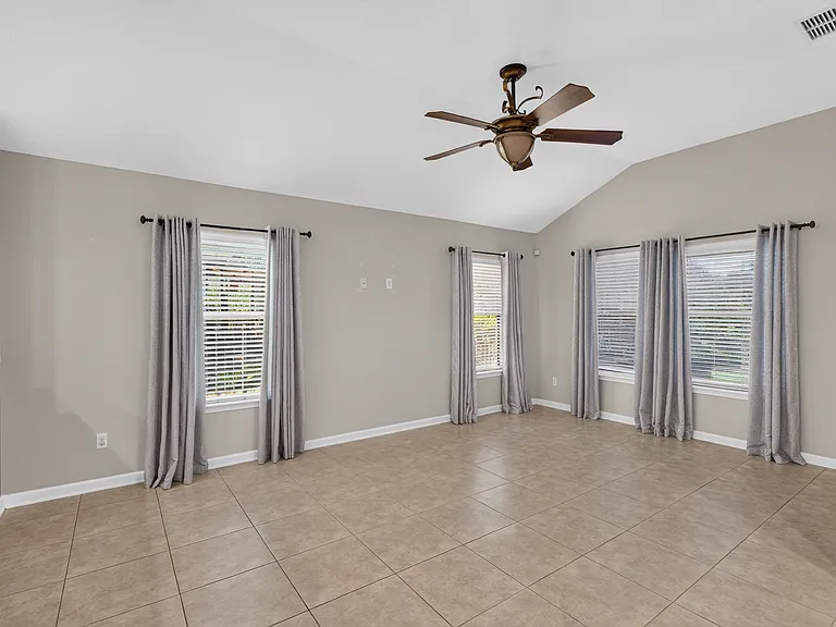 73 Durango Dr — Photo 3