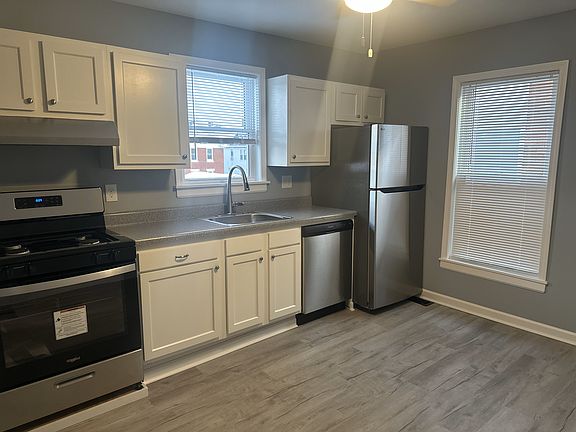 4th image of 3932 Regent Ave Unit 1-2