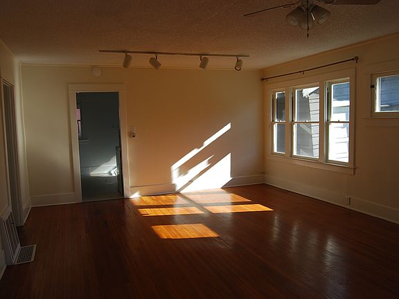 4th image of 820 1/2 N Newport Ave