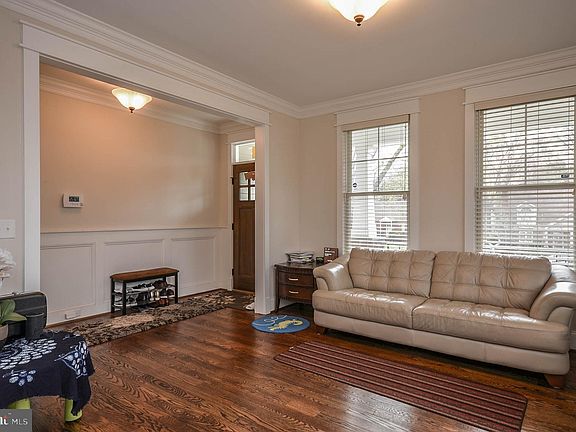 4th image of 2111 Grayson Pl