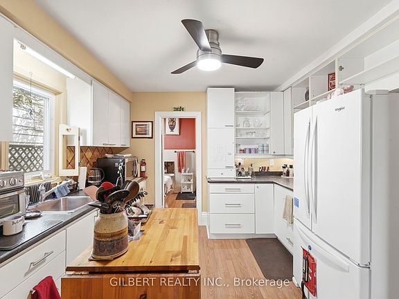 5th image of 367 Charlton Ave W